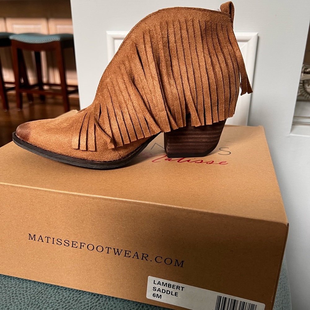 Coconut Lambert Booties